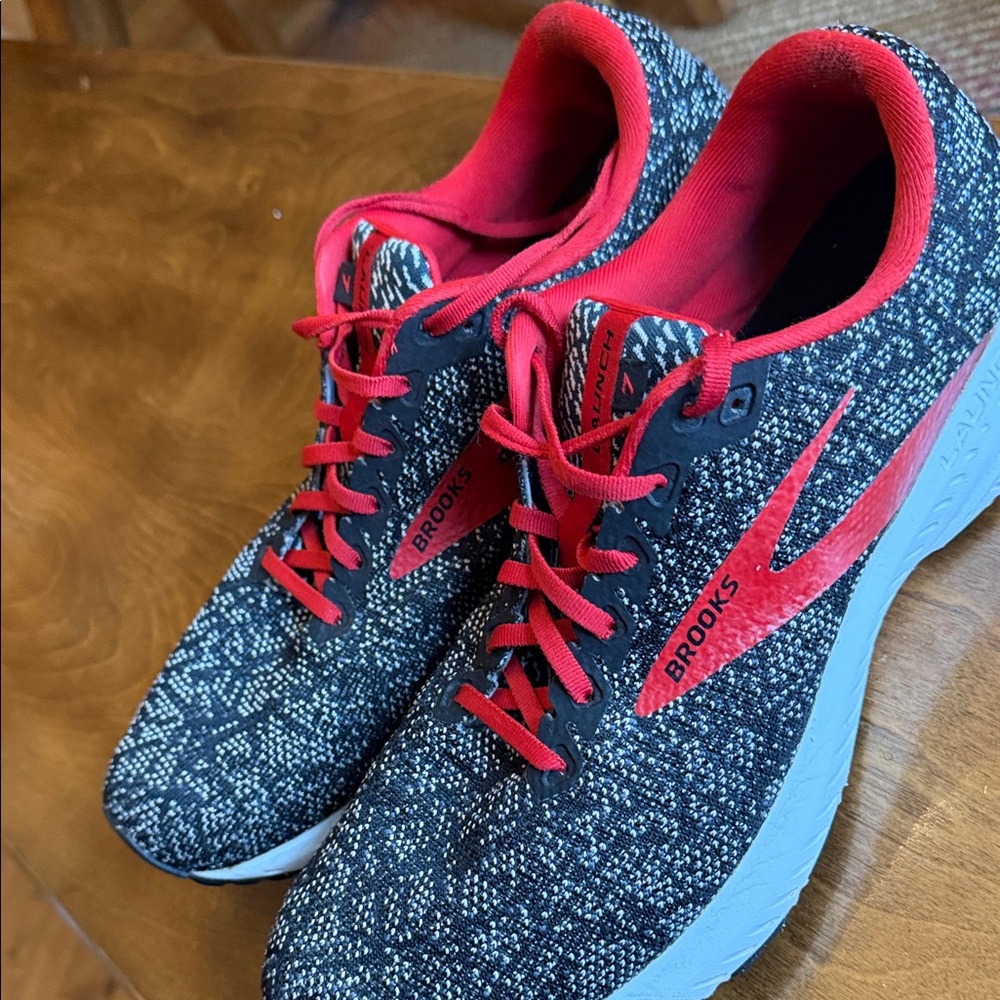 Brooks Black and Red Athletic Men’s Brooks Dna Amp Running shoe